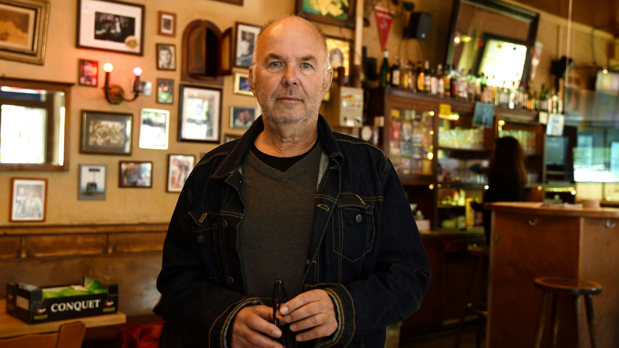 Ubierschänke-Chef Detlef Weisweiler in seiner Kneipe.