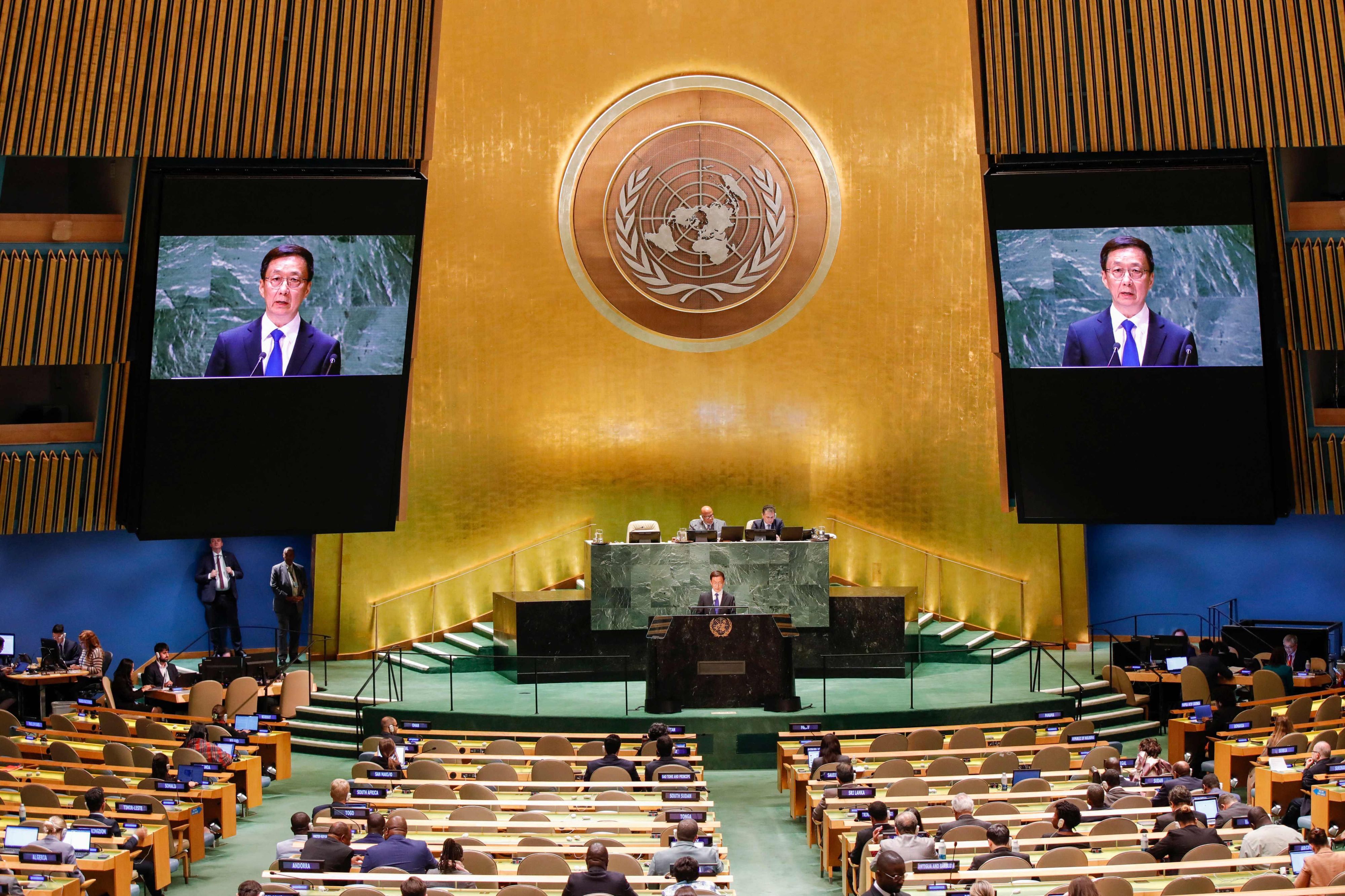 Der Vizepräsident Chinas Han Zheng spricht während der Generalversammlung der Vereinten Nationen (UNGA) am 21. September 2023 im Hauptquartier der Vereinten Nationen in New York City.