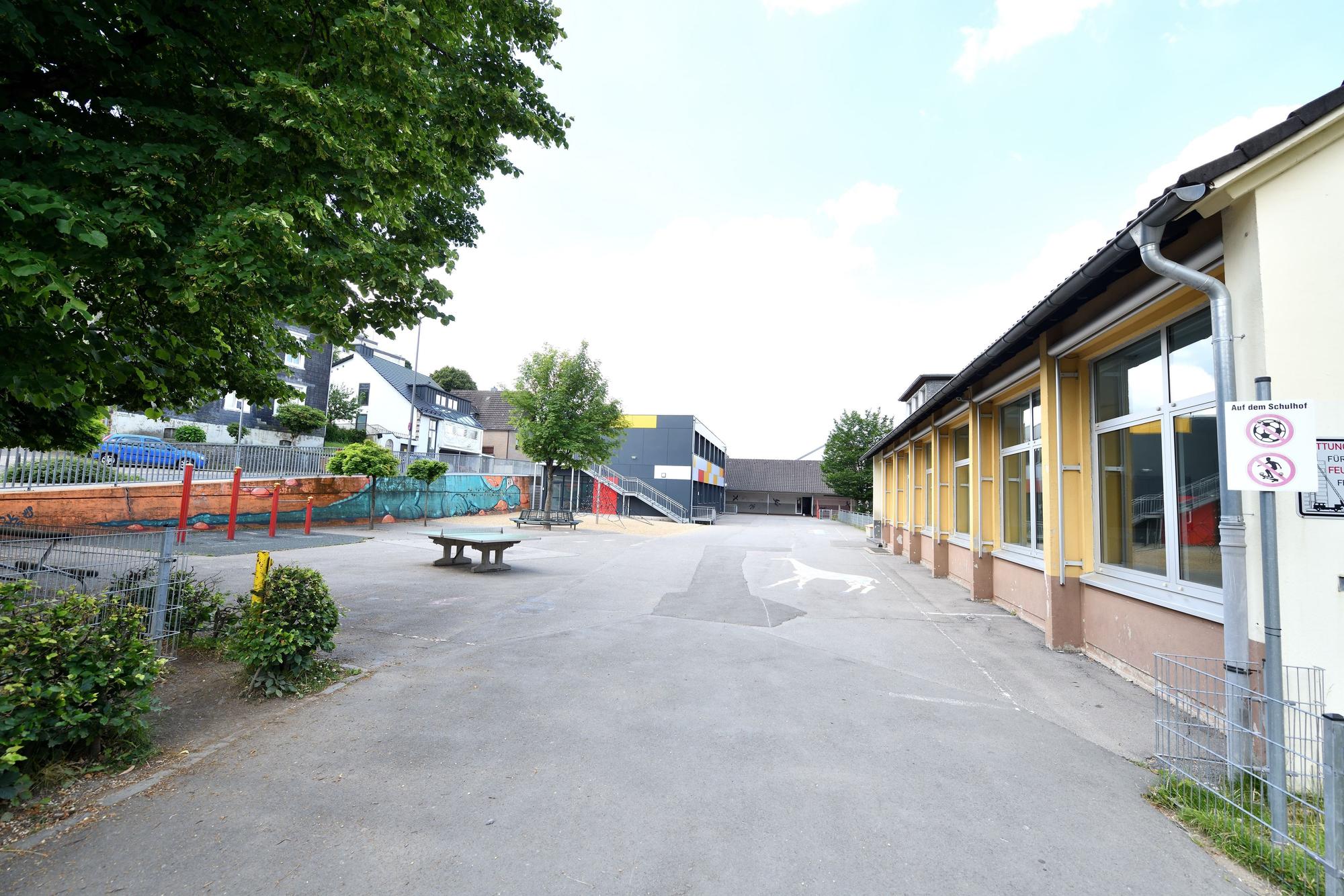 Das Foto zeigt den Pausenhof der Grundschule St. Antonius
