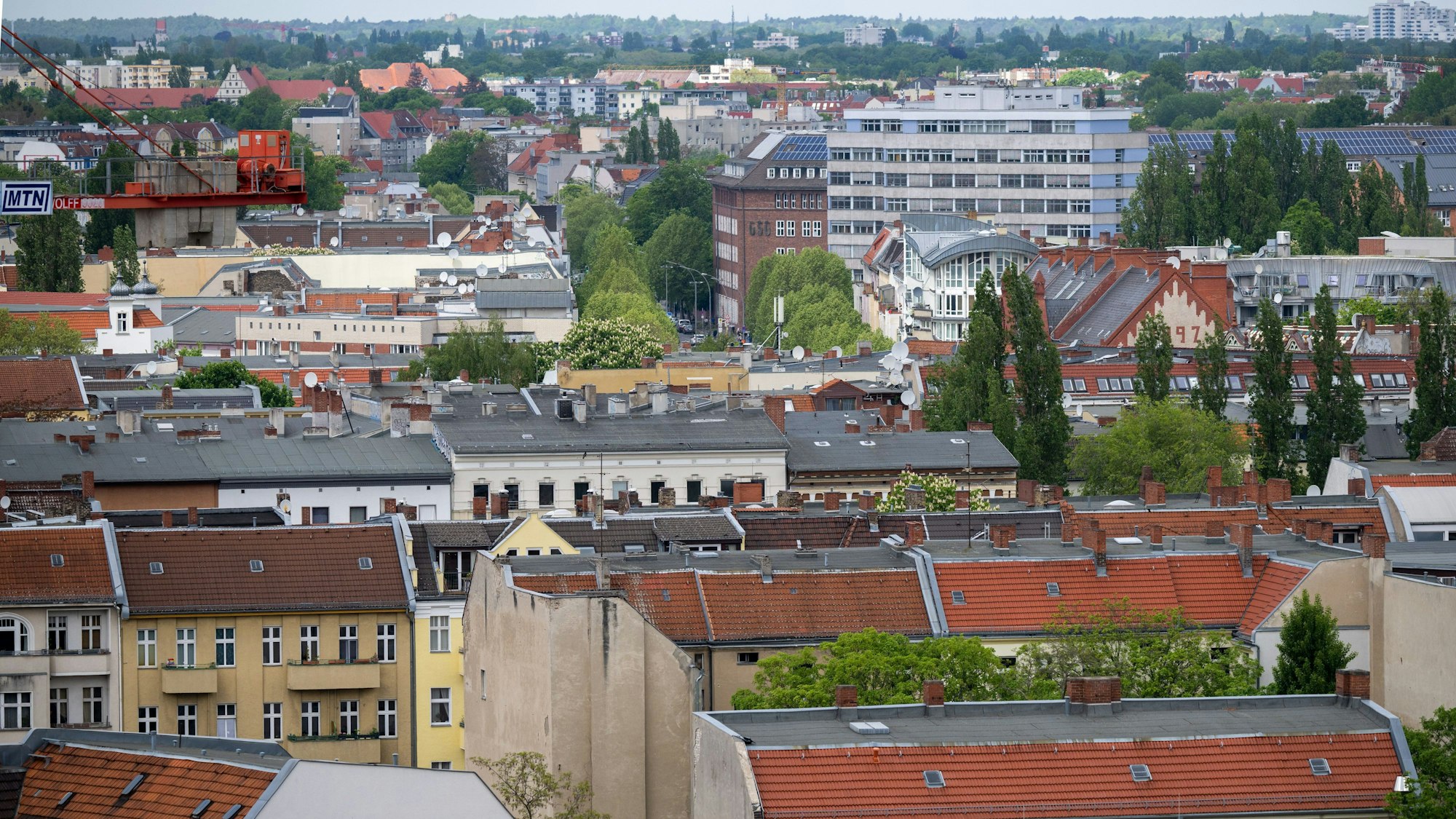 Blick auf Wohnhäuser in Berlin.