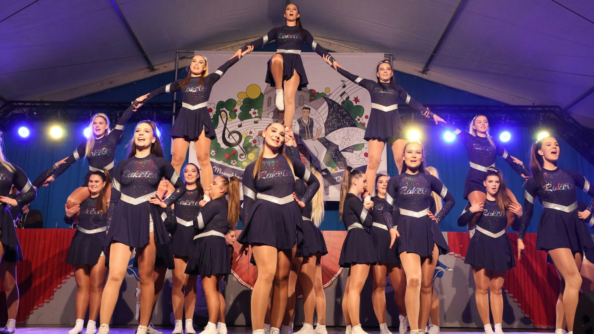 Bild vom Auftritt der Raketen bei einer Veranstaltung im Januar.