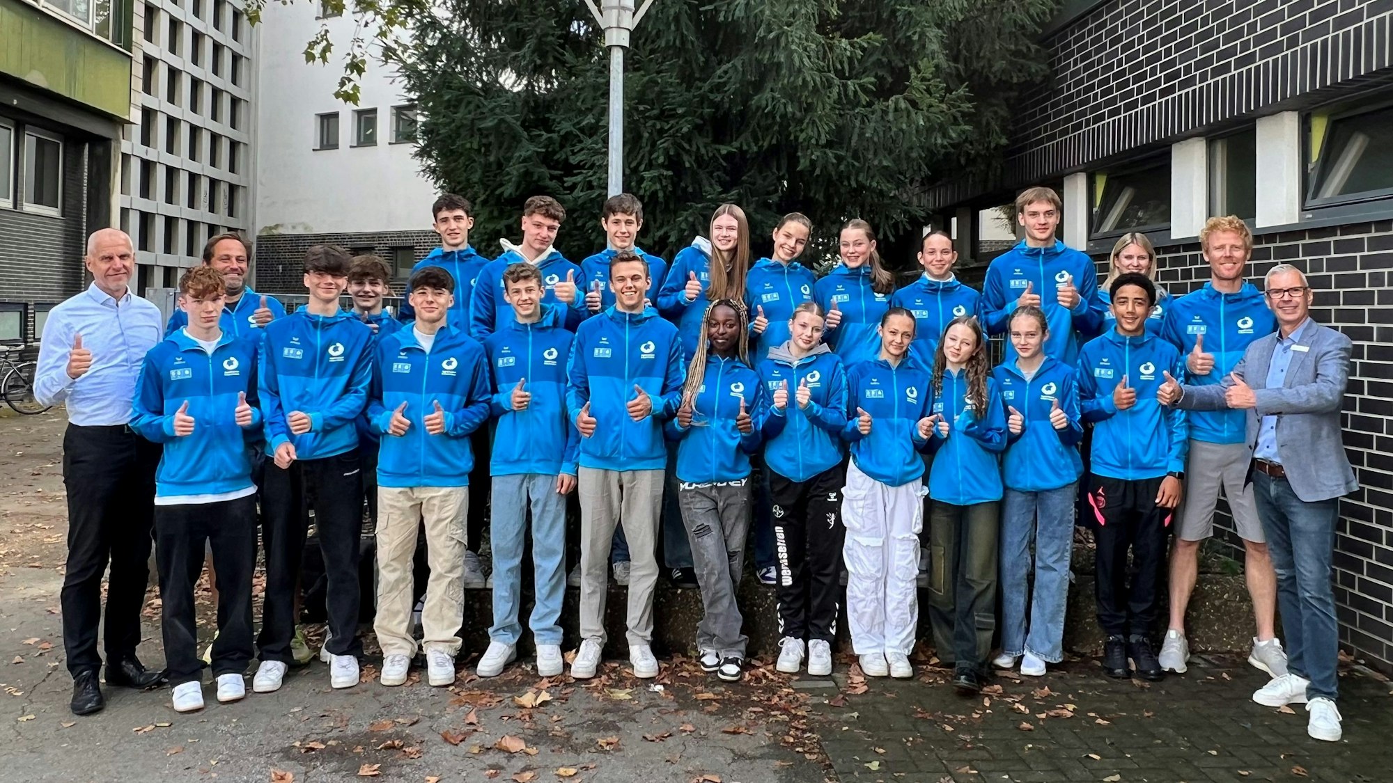 Schülerinnen und Schüler des Landrat-Lucas-Gymnasiums holten die ersten Medaillen für die Schule seit 14 Jahren.