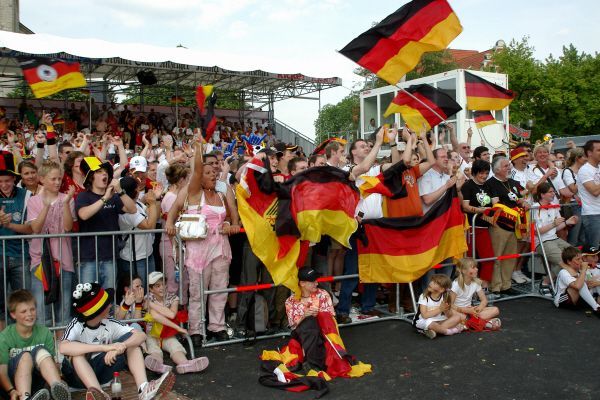 Das Bild entstnd beim Public Viewing in der Gladbacher Innenstadt bei der WM 2006