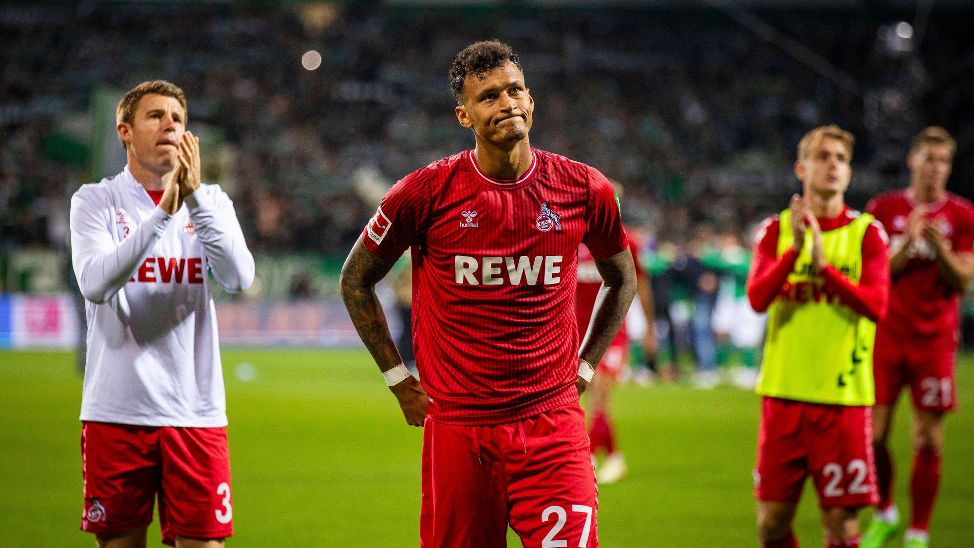 Davie Selke stellt sich nach der Pleite in Bremen den Fans.