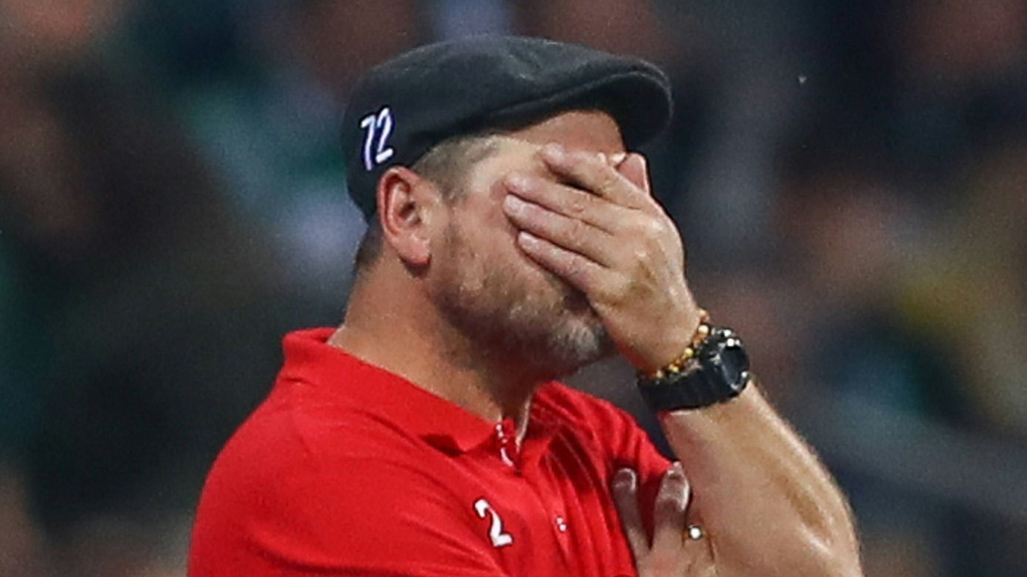 FC-Trainer Steffen Baumgart an der Seitenlinie.