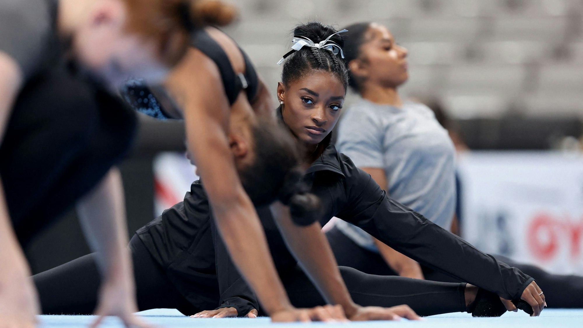 SAN JOSE, CALIFORNIA - AUGUST 27: Simone Biles warms up before day four of the 2023 U.S. Gymnastics Championships at SAP Center on August 27, 2023 in San Jose, California. Ezra Shaw/Getty Images/AFP (Photo by EZRA SHAW / GETTY IMAGES NORTH AMERICA / Getty Images via AFP)