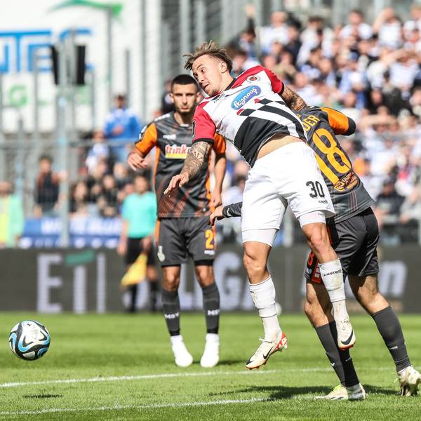 Fussball, 3.Liga Saison 2023/2024 7.Spieltag FC Viktoria Köln - MSV Duisburg 23.09.2023, Sportpark Höhenberg Luca Marseiler Viktoria Köln 30 Caspar Jander MSV Duisburg, 18 Köln Sportpark Höhenberg Nordrhein-Westfahlen Deutschland *** Sports, Football, 3 Liga Season 2023 2024 7 Matchday FC Viktoria Köln MSV Duisburg 23 09 2023, Sportpark Höhenberg Luca Marseiler Viktoria Köln 30 Caspar Jander MSV Duisburg, 18 Köln Sportpark Höhenberg Nordrhein Westfahlen Germany