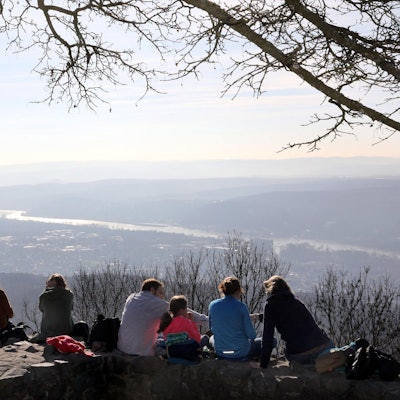 Herrlicher Weitblick von der Löwenburg im Siebengebirge.