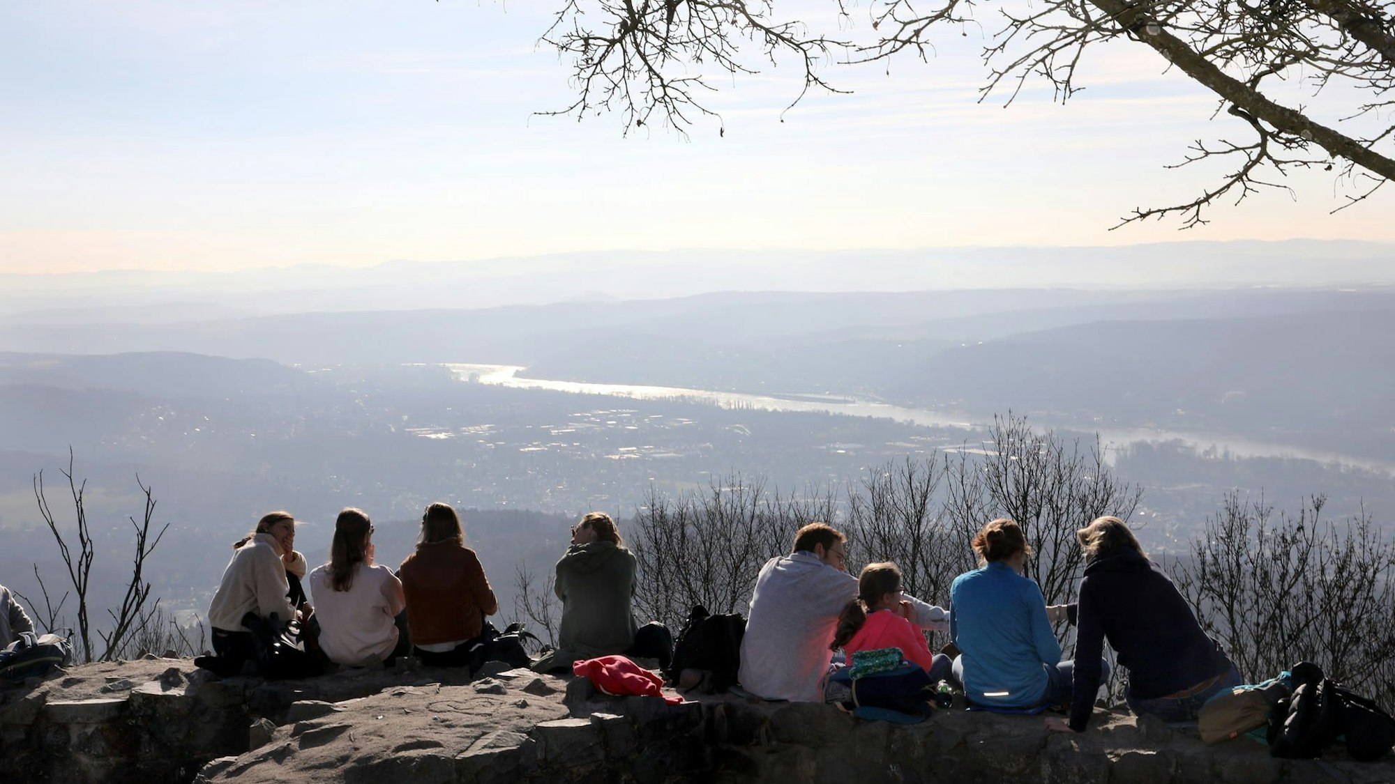 Herrlicher Weitblick von der Löwenburg im Siebengebirge.
