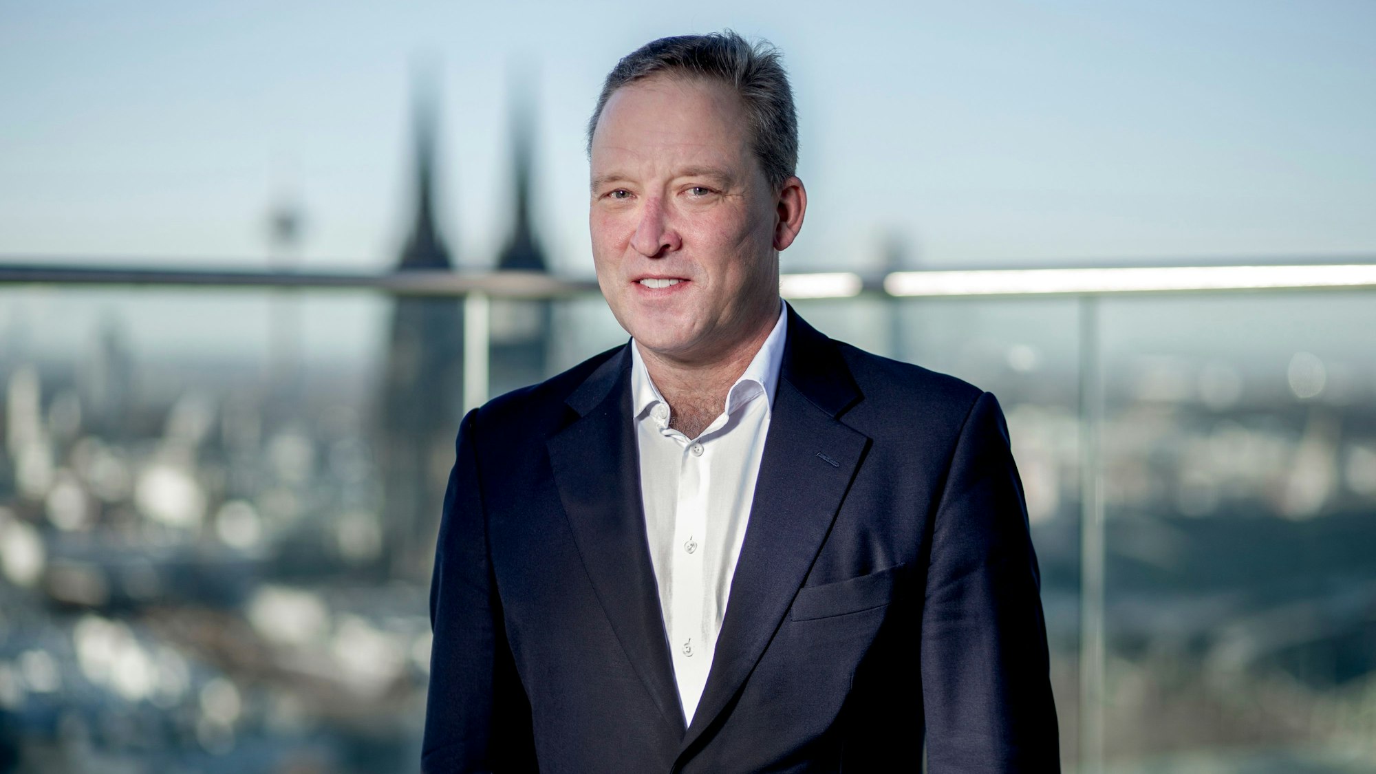 18.11.2020, Köln:
WIRTSCHAFT - Matthias Zachert, Vorstandsvorsitzender der LANXESS AG, im Interview im Lanxess Tower in Köln Deutz.
Foto: Thilo Schmülgen