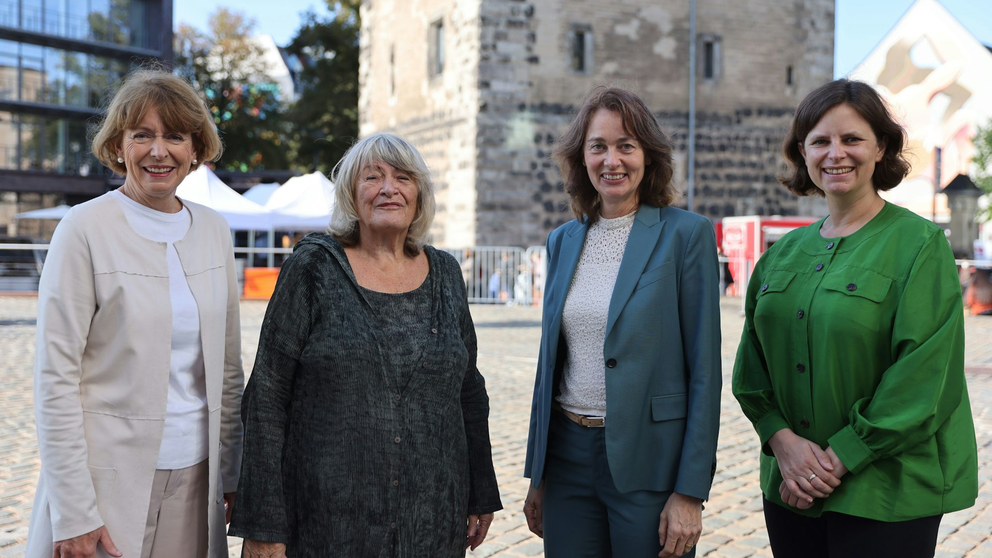 Köln, RSK, 50 Jahre Feminismus am Bayenturm, Redaktionssitz der EMMA, v.l. OB Reker, Alice Schwarzer, Dr. Katarina Barley, Juliane Seifert (Staatssekretärin)