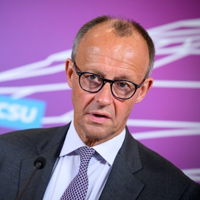 Friedrich Merz, Vorsitzender der CDU/CSU-Bundestagsfraktion, äußert sich vor der Sitzung der Bundestagsfraktion der Union im Deutschen Bundestag. CDU-Chef Friedrich Merz schließt eine Zusammenarbeit seiner Partei mit der AfD als «unvorstellbar» aus.