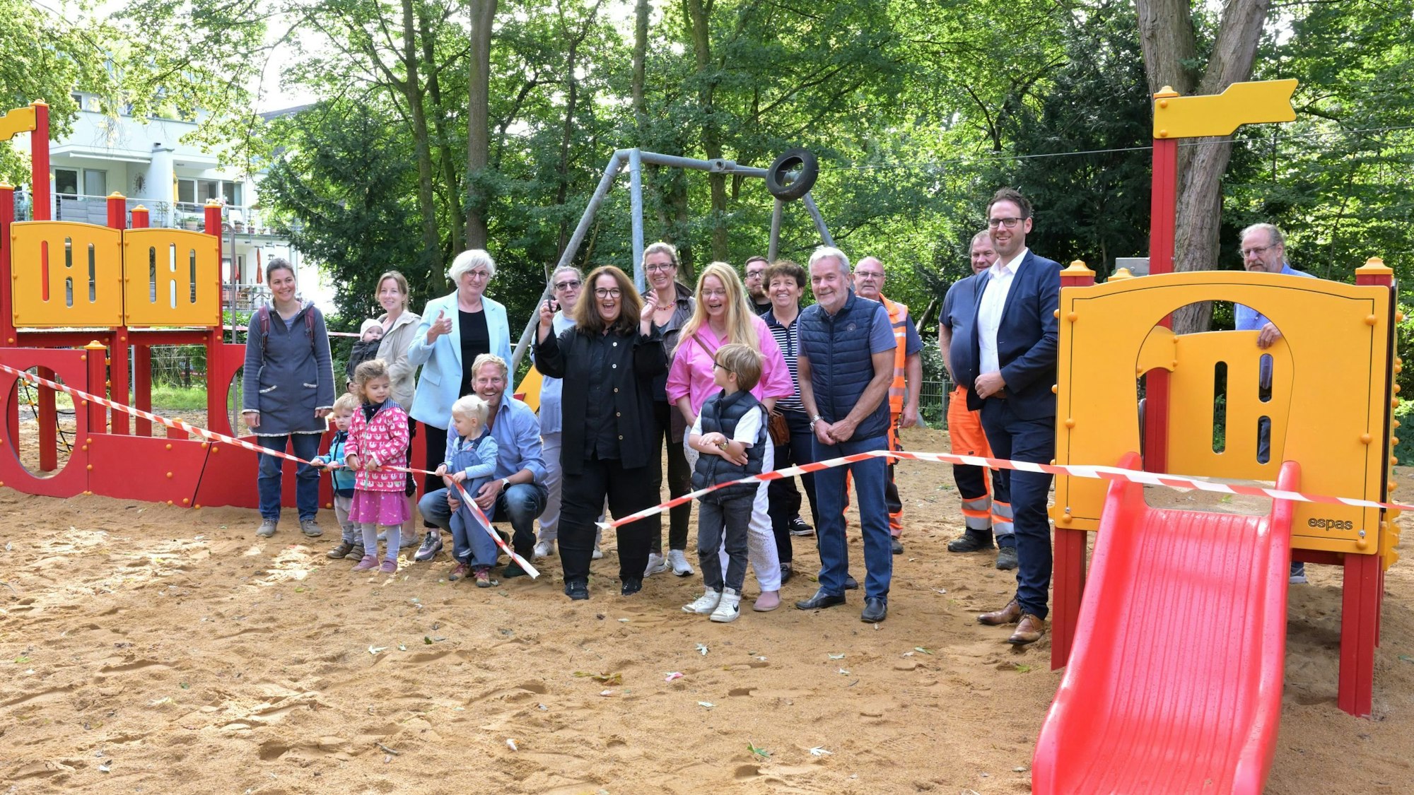 Wegen der Sanierung der Kita Sonnenstrahl war der benachbarte Spielplatz lange gesperrt – im Sommer wurde er wieder eröffnet. Nun droht das Aus für die OGS-Plätze der Kita.