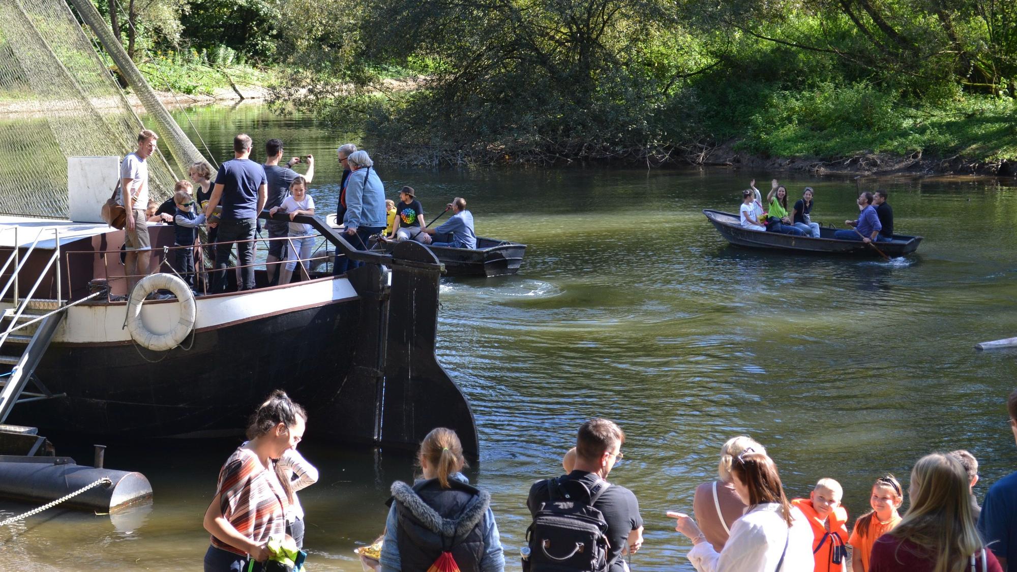 Fischerfest im Fischereimuseum Bergheim
Die Fischerbrüder freuten sich über viele Besucher.