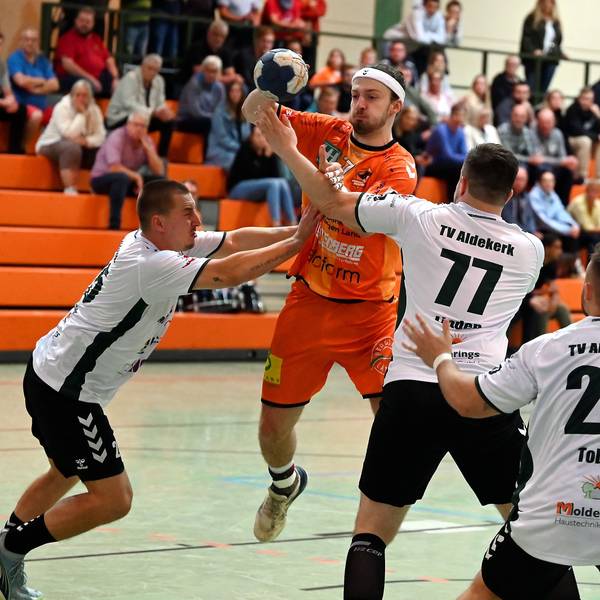 22.09.2023, Handball-Bergische Panter-Aldekerk
mitte: Jonas Kämper (Panther)
Foto: Uli Herhaus