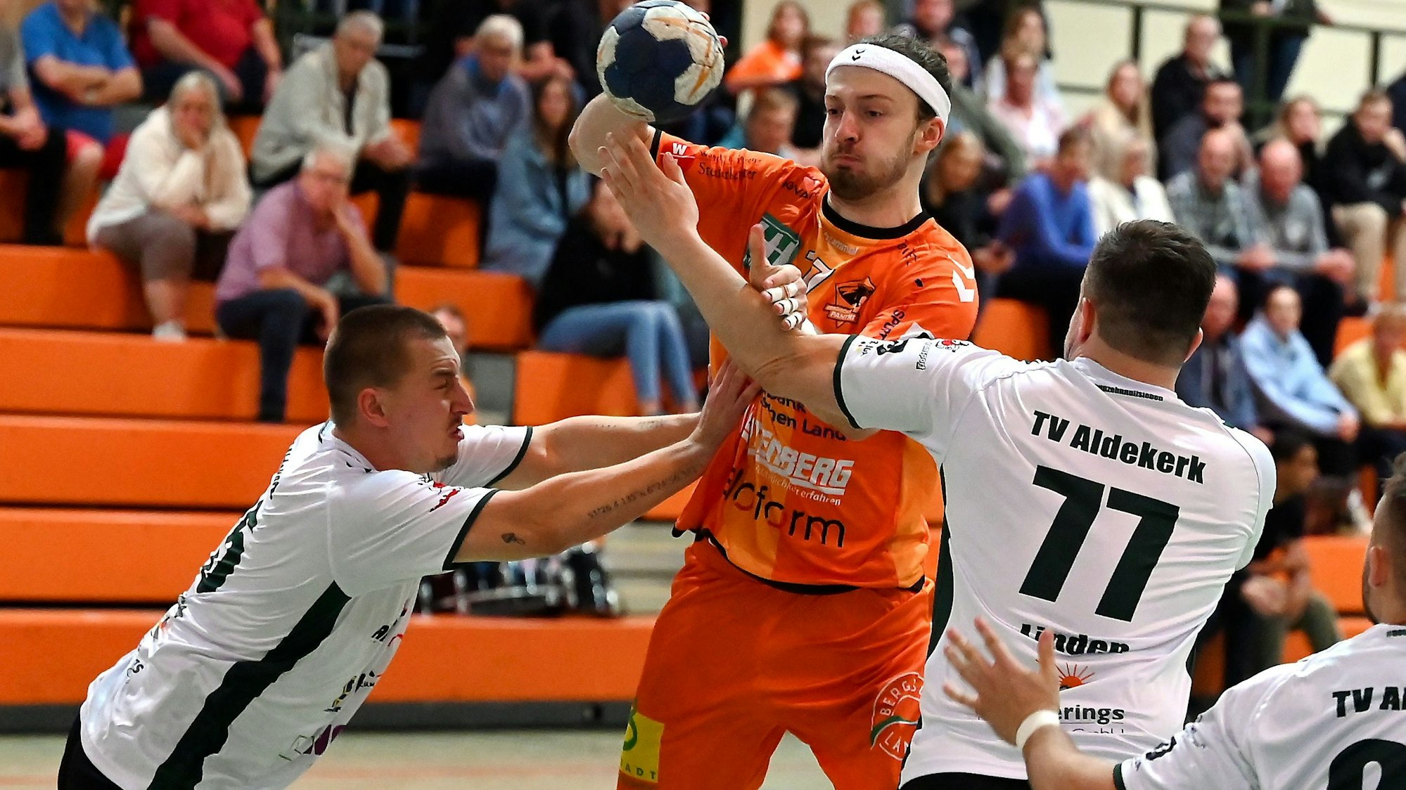 22.09.2023, Handball-Bergische Panter-Aldekerk
mitte: Jonas Kämper (Panther)
Foto: Uli Herhaus