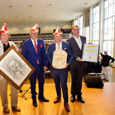 Die Verleihung des Lehrer-Welsch Preises durch den VDS in der Aula des Friedrich-Wilhelm-Gymnasiums.