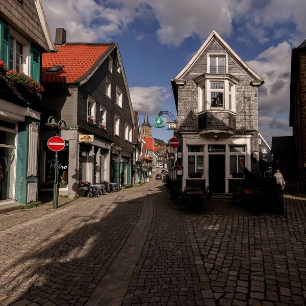 22.09.2023, Remscheid: Reportage Tourismusziele in Remscheid - Blick auf den Ortskern von Remscheid-Lennep. Foto: Thilo Schmülgen