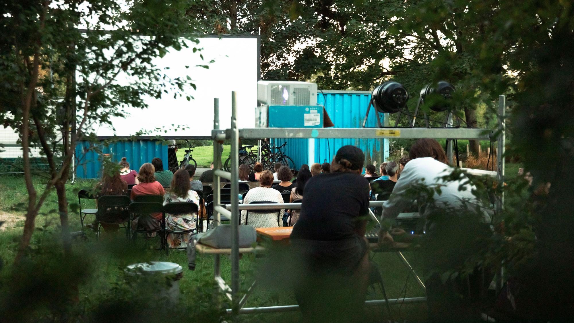 Das Publikum am ersten Abend des Spätsommerkinos war bunt gemischt.