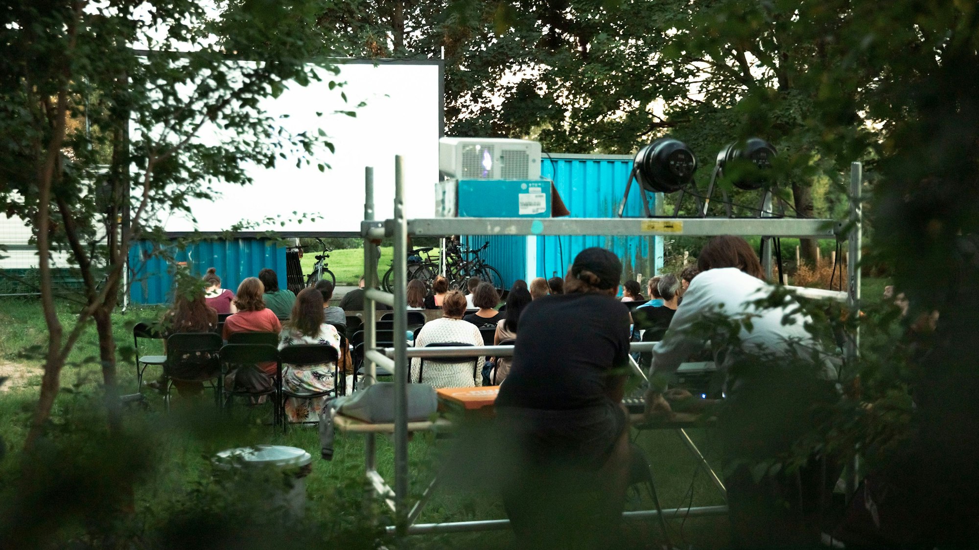 Das Publikum am ersten Abend des Spätsommerkinos war bunt gemischt.