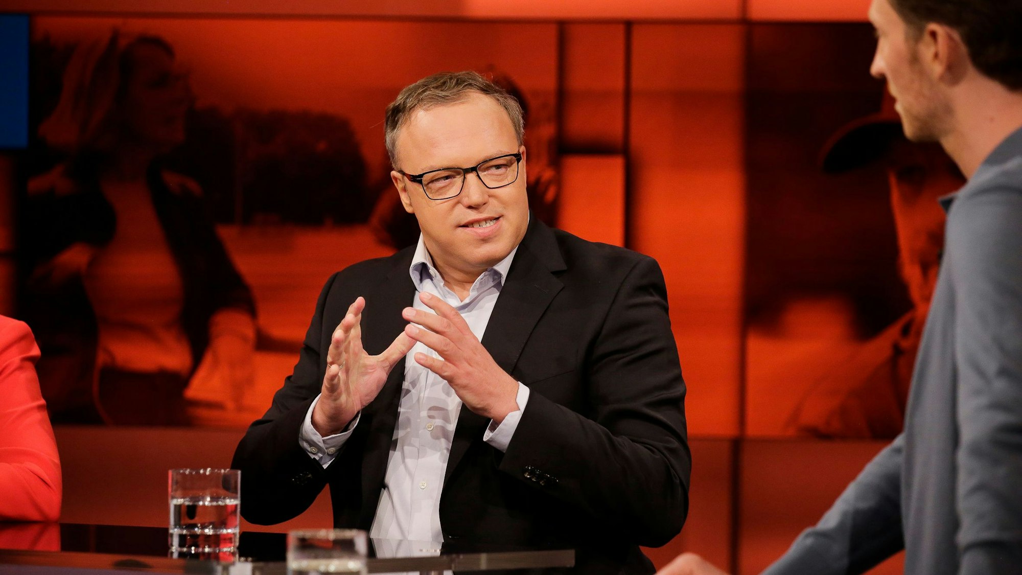 Kaum Chance für deutsche Einigkeit? Darüber wurde bei „Hart aber Fair“ am Montagabend diskutiert. Auch Mario Voigt, CDU-Spitzenkandidat in Thüringen und Fraktionsvorsitzender im Landtag, war zu Gast.