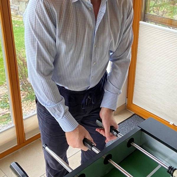 Das Foto zeigt einen freundlich lächelnden Mann, es ist Gerd Koslowski, Vorsitzender des Stadtsportbundes Frechen.