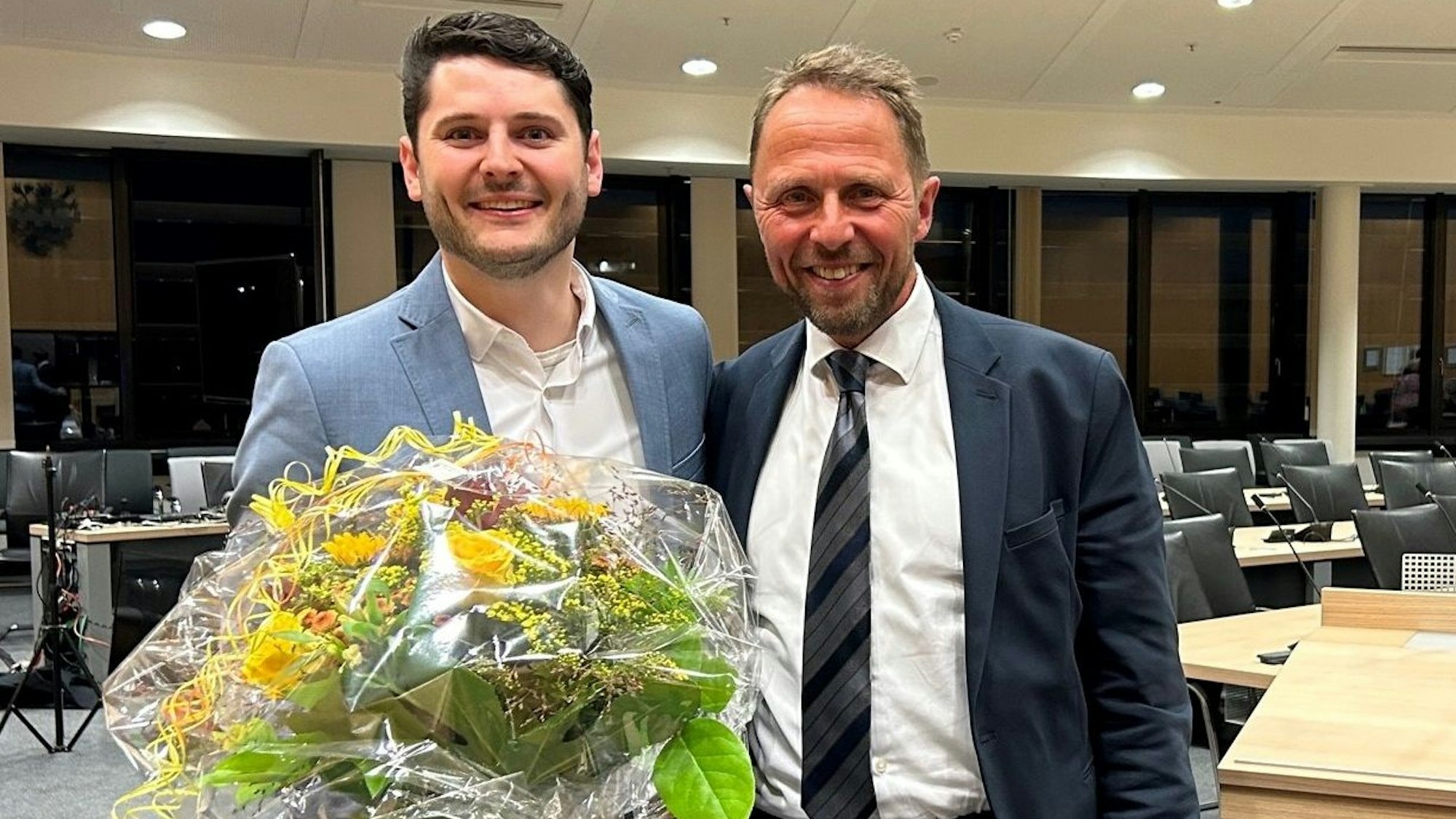 Steffen Franzkowski, ab 1. November Leiter des Fachbereichs Ordnung und Straßenverkehr, mit OB Uwe Richrath