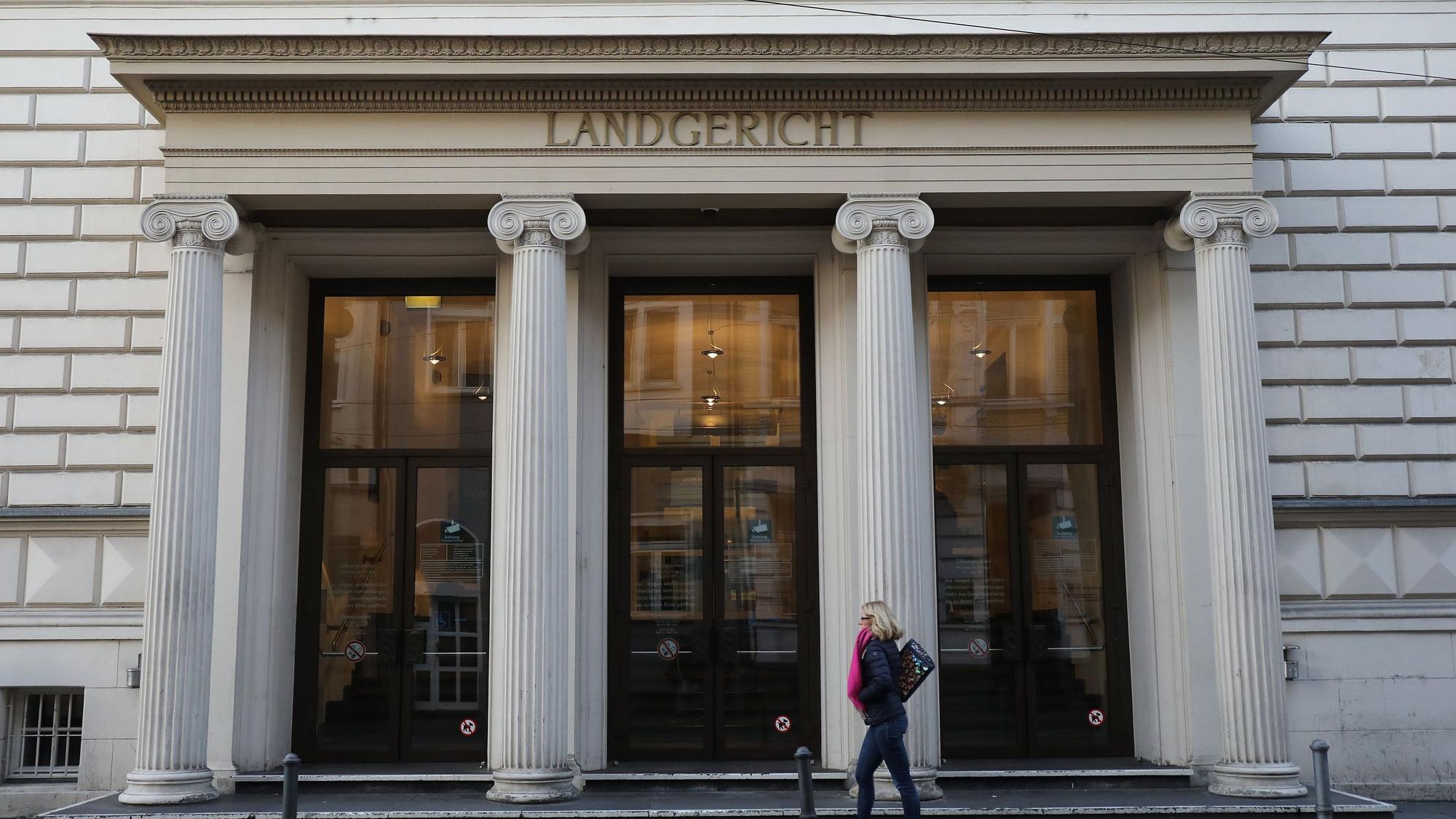 Der Eingang des Bonner Landgerichts.