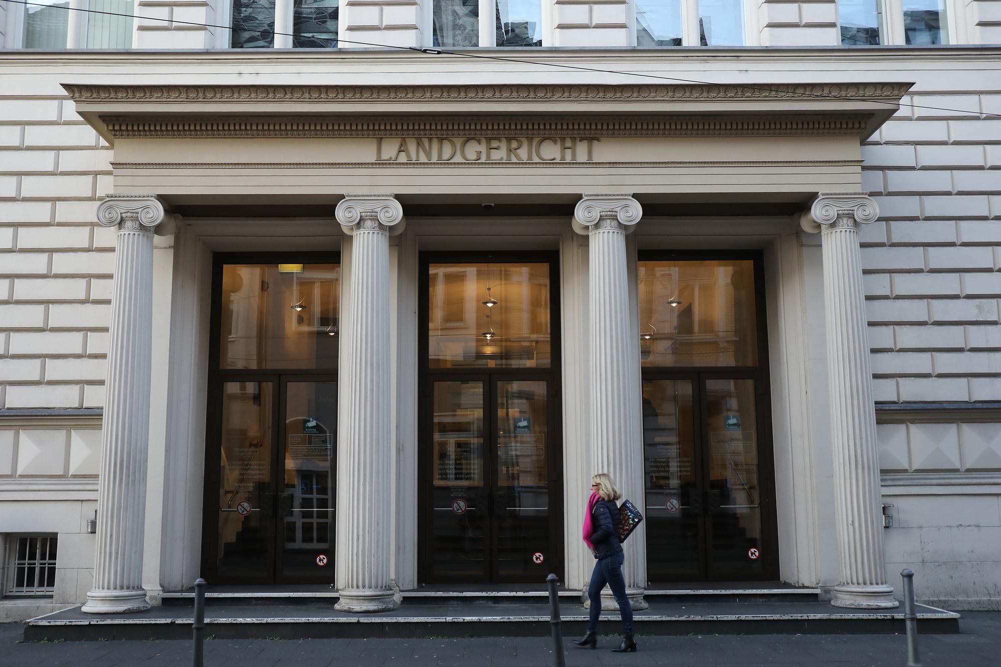 Der Eingang des Bonner Landgerichts.