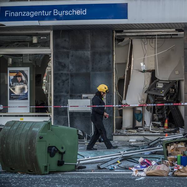 In Burscheid an der Bürgermeister-Schmidt-Straße wurde am frühen Morgen des 26. September ein Geldautomat der Deutschen Bank gesprengt.