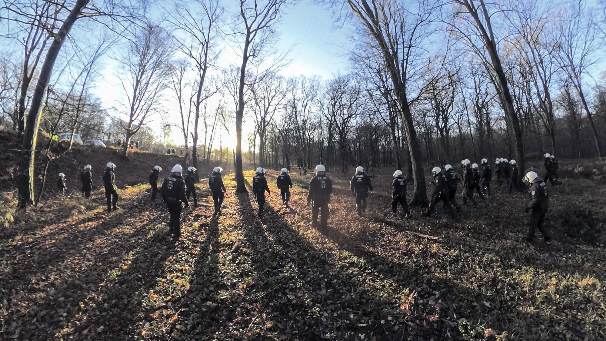 Film "Vergiss Meyn nicht" über den Journalisten und Filmemacher Steffen Meyn aus Leverkusen (Opladen), der 2018 bei der Räumung des Hambacher Forsts ums Leben kam.