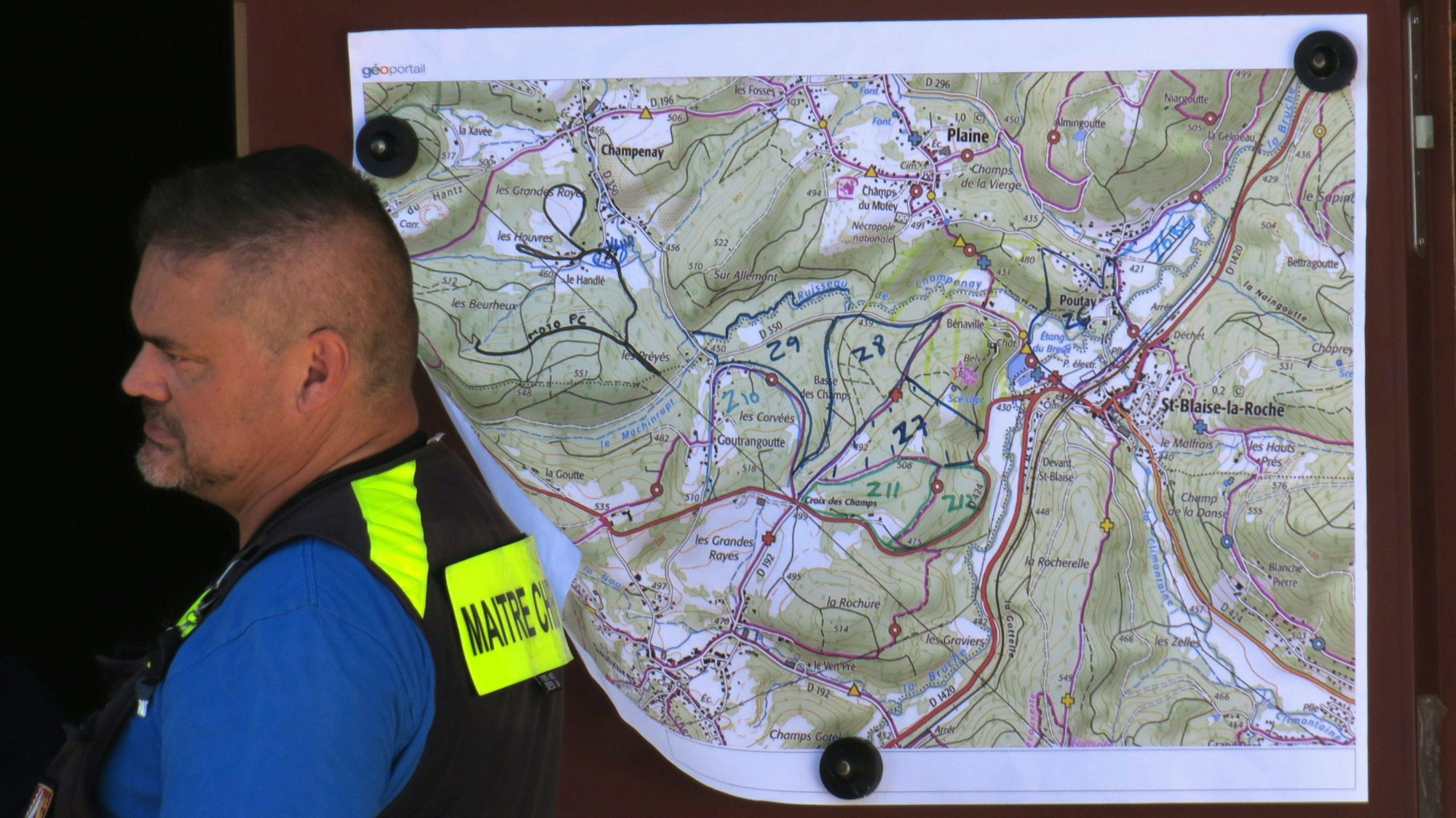 Mit einer Suchaktion wurde am Dienstag versucht, die vermisste Lina im Gebiet rund um den Ort Saint-Blaise-La-Roche im Elsass zu finden. Die 15-Jährige wird seit Samstag vermisst.