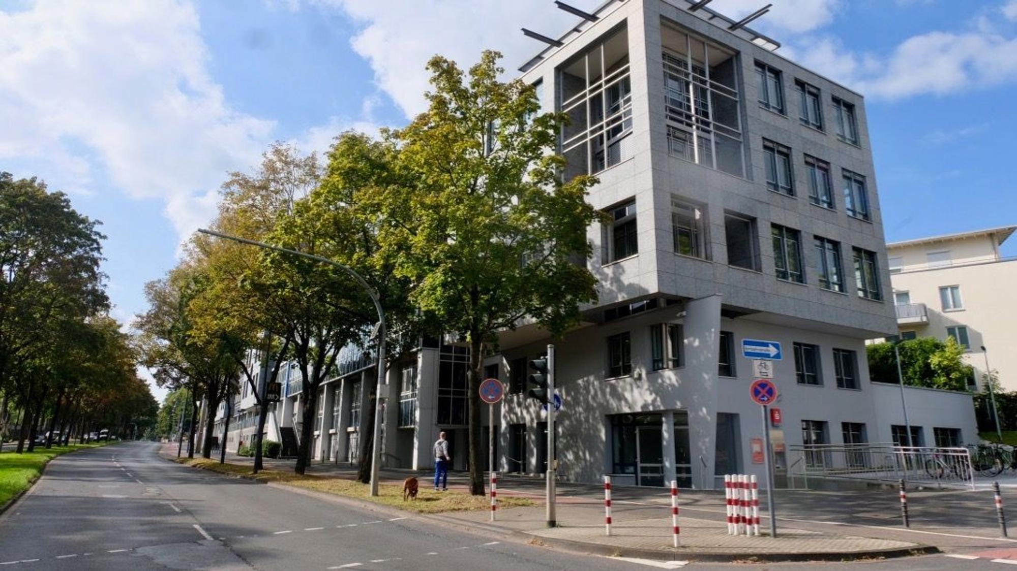 Das Gymnasium von Außen.