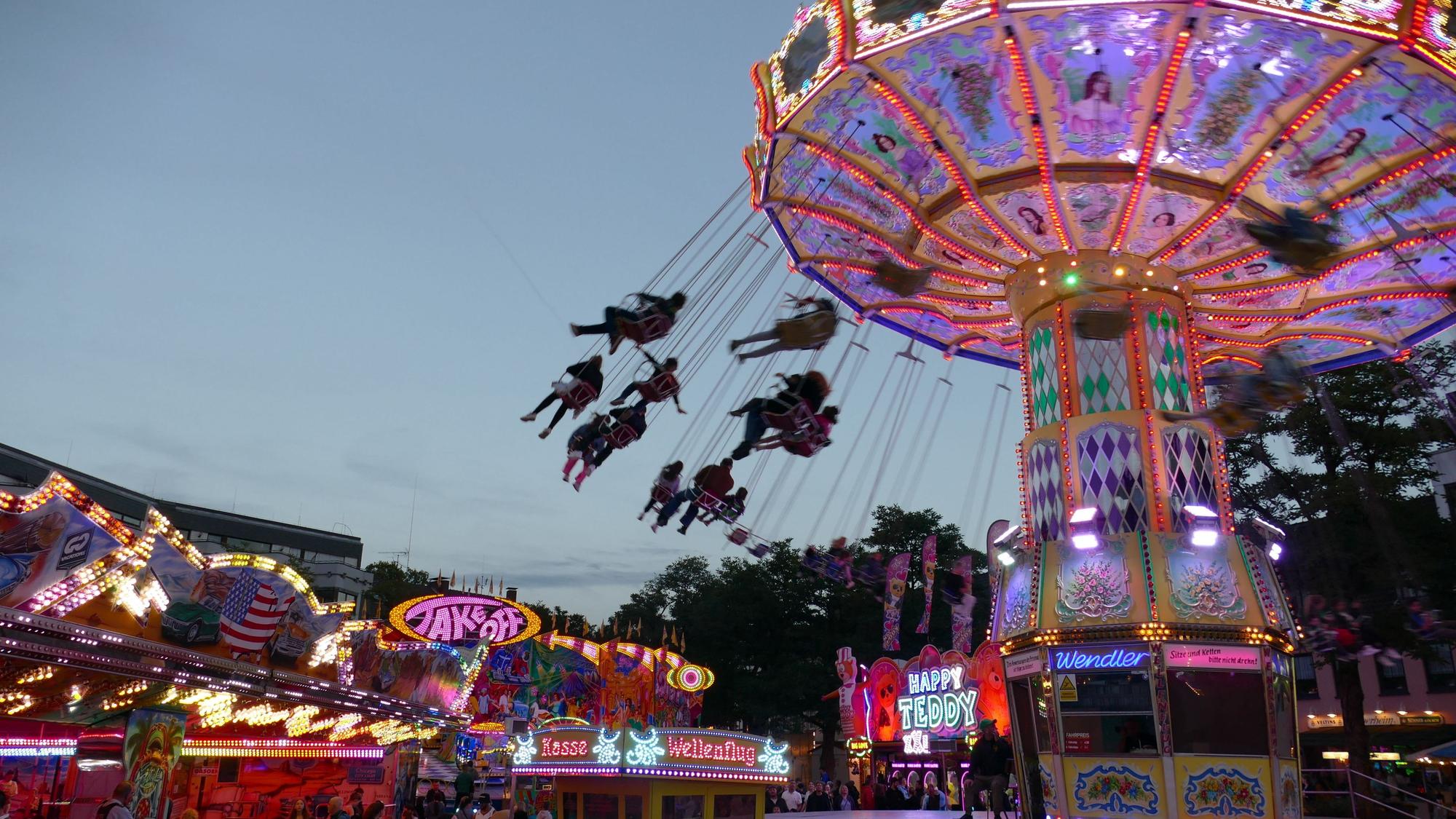Ein Karussell auf der Eitorfer Kirmes.