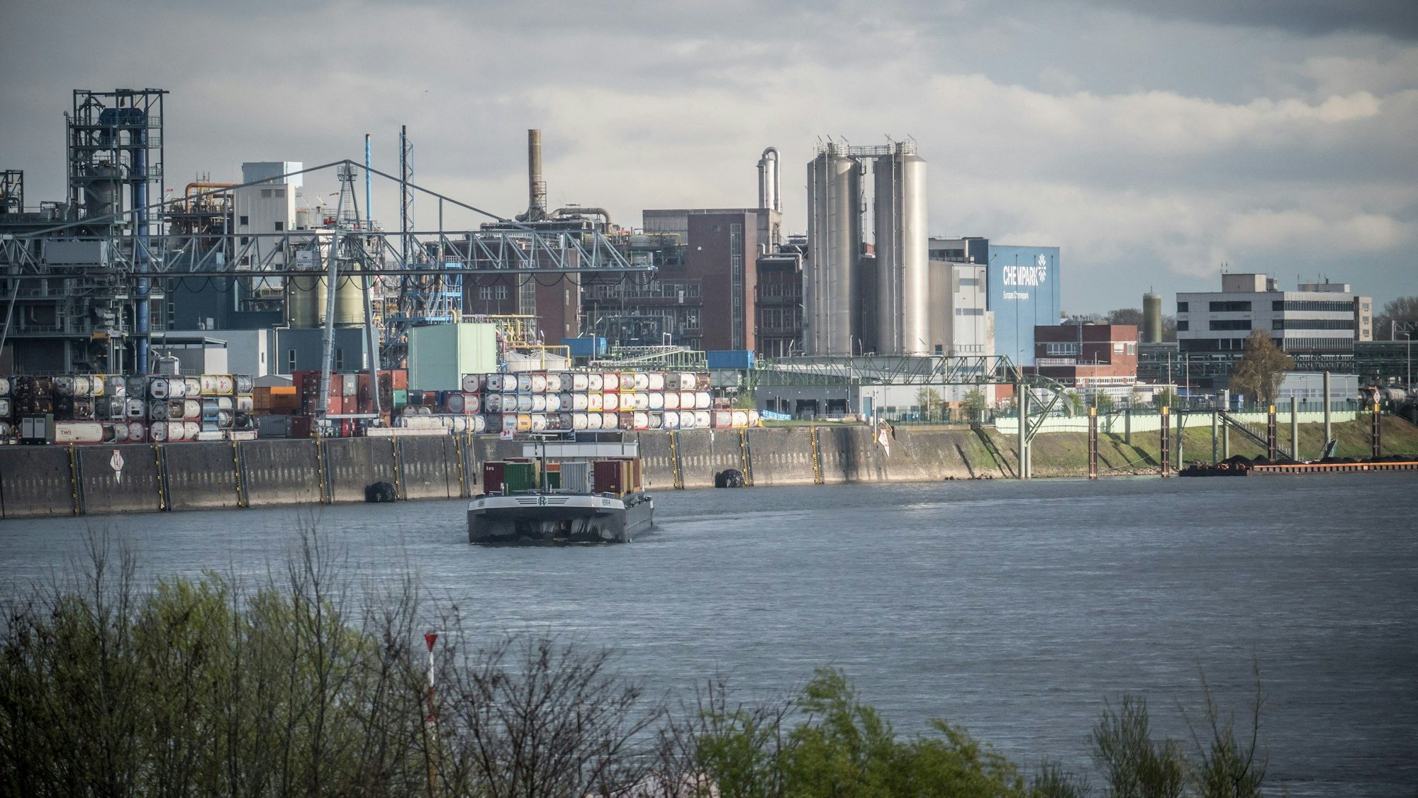 Chempark und Kai-Anlage