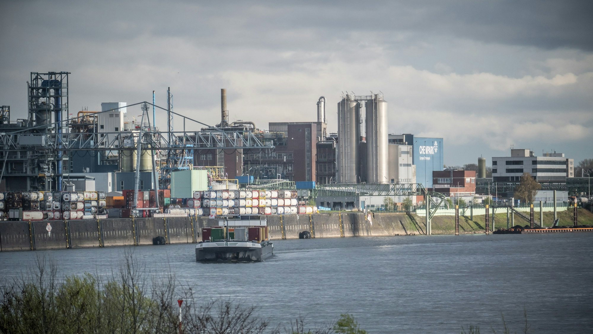 Chempark und Kai-Anlage