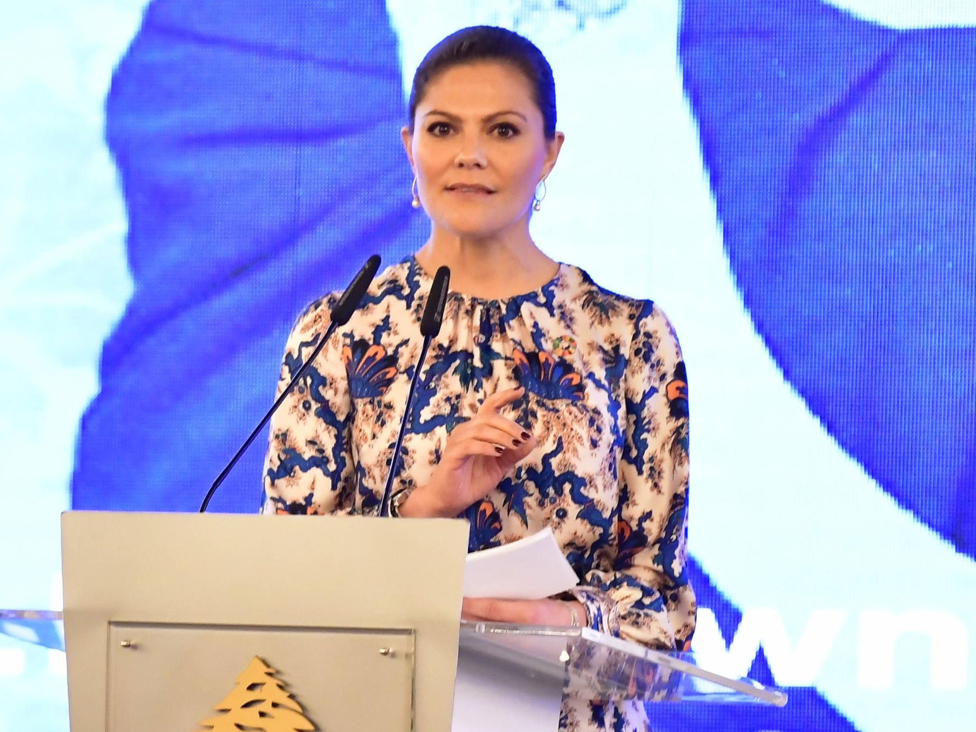 Kronprinzessin Victoria hält eine Rede in Beirut.
