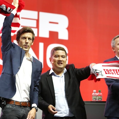 Ho-Yeon Kim stellte Vizepräsident Carsten Wettich und dem FC-Präsidium im Namen des Mitgliederrats ein sehr durchwachsenes Zeugnis aus.