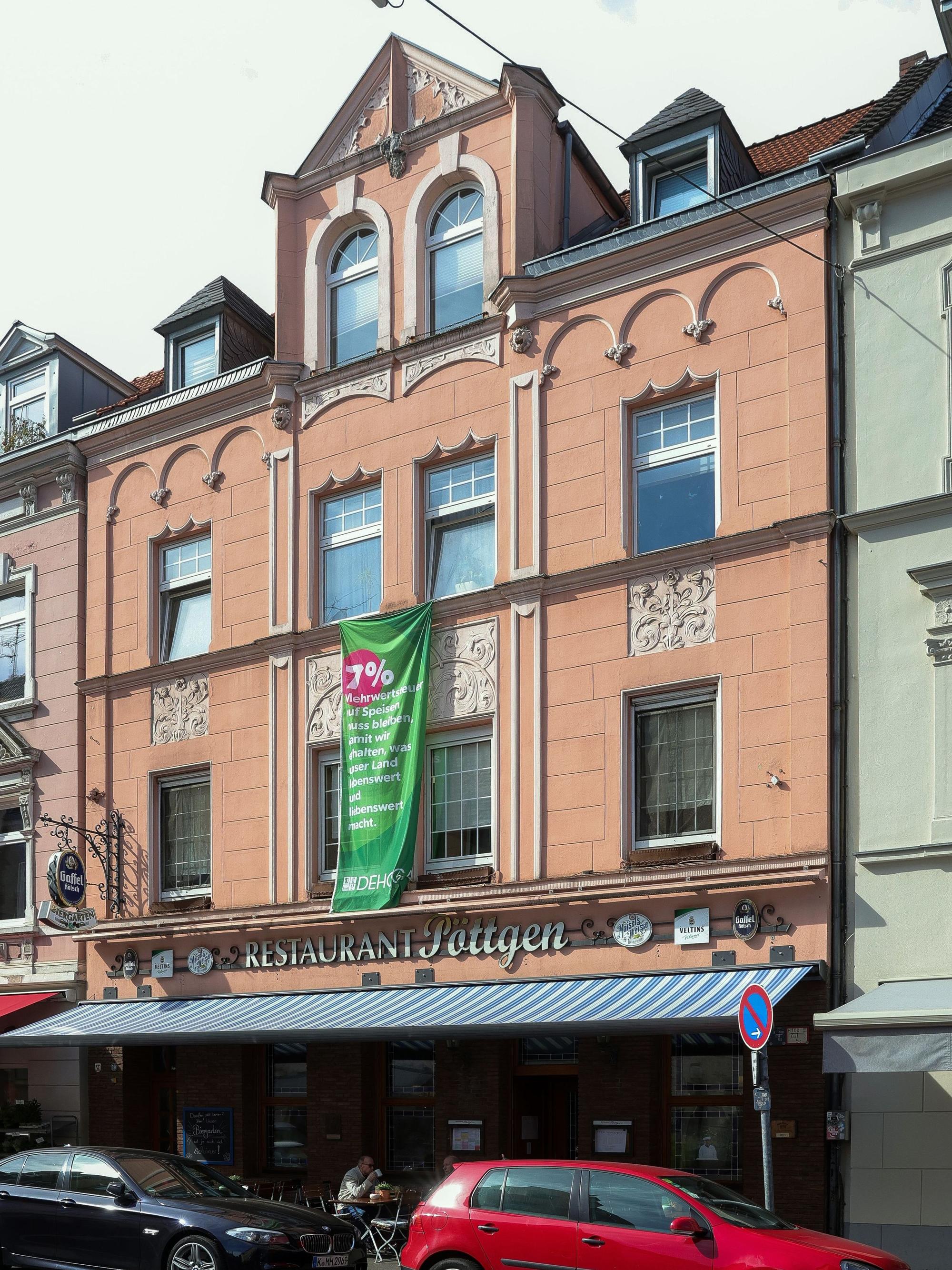 Hausansicht des Restaurant Pöttgen von außen.