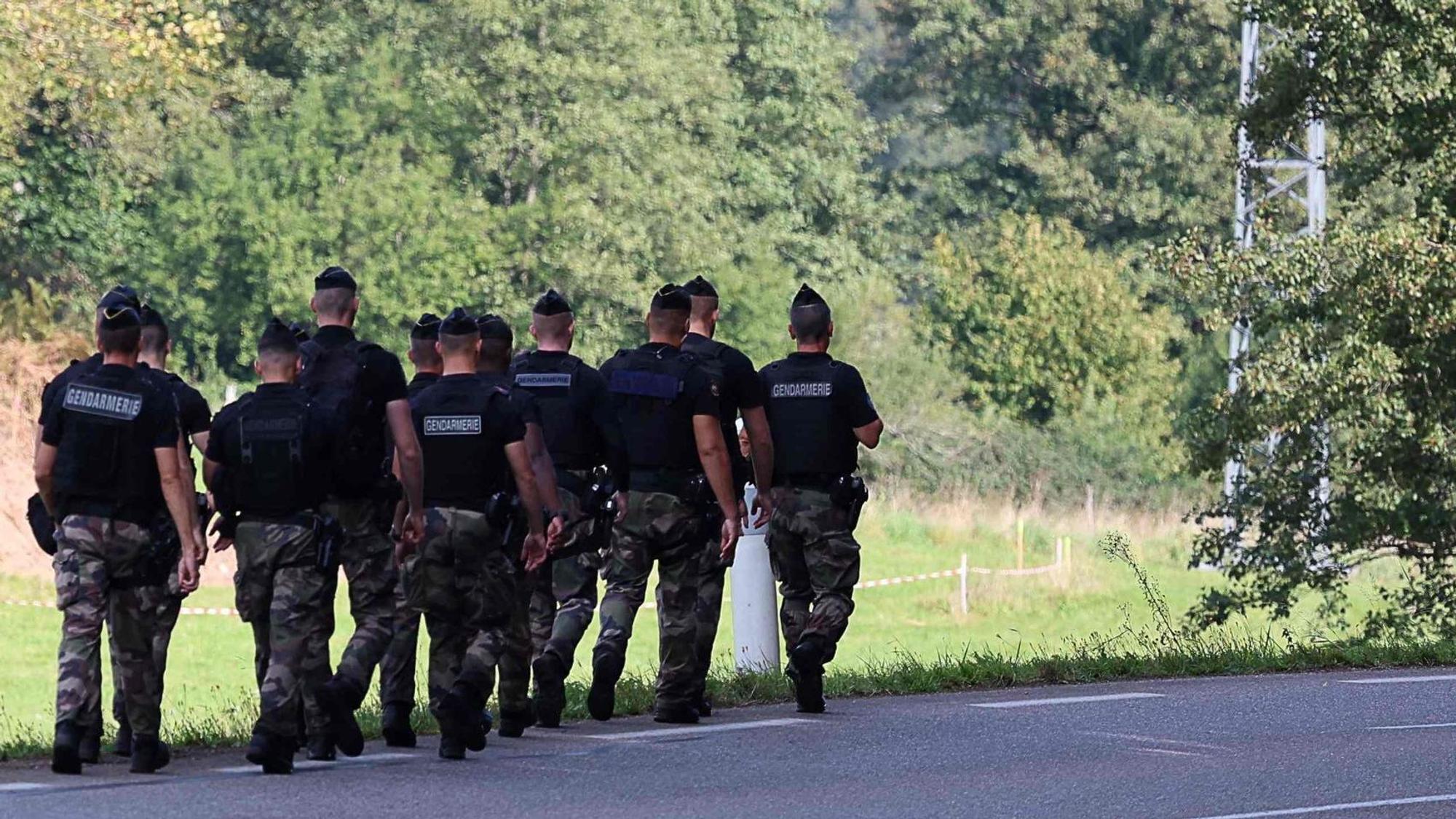 Die französische Gendarmerie durchsucht einen Waldabschnitt bei Saint-Blaise-la-Roche im Elsass nach der vermissten Lina. Die 15-Jährige war im Elsass vor mehr als zwei Wochen spurlos verschwunden.