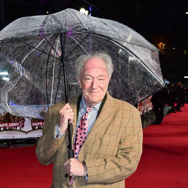 26.01.2016, Großbritannien, London: Schauspieler Sir Michael Gambon bei der Weltpremiere von «Dad's Army» im Odeon Leicester Squar. Der Schauspieler Michael Gambon ist tot. Das bestätigte das Büro seiner Publizistin am Donnerstag auf Anfrage der Deutschen Presse-Agentur in London. Gambon, der vor allem durch seine Rolle als Professor Dumbledore in mehreren «Harry Potter»-Filmen bekannt war, wurde 82 Jahre alt.