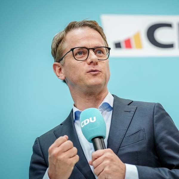 Carsten Linnemann, CDU-Generalsekretär vor dem neuen CDU-Logo im Konrad-Adenauer-Haus, der CDU-Parteizentrale