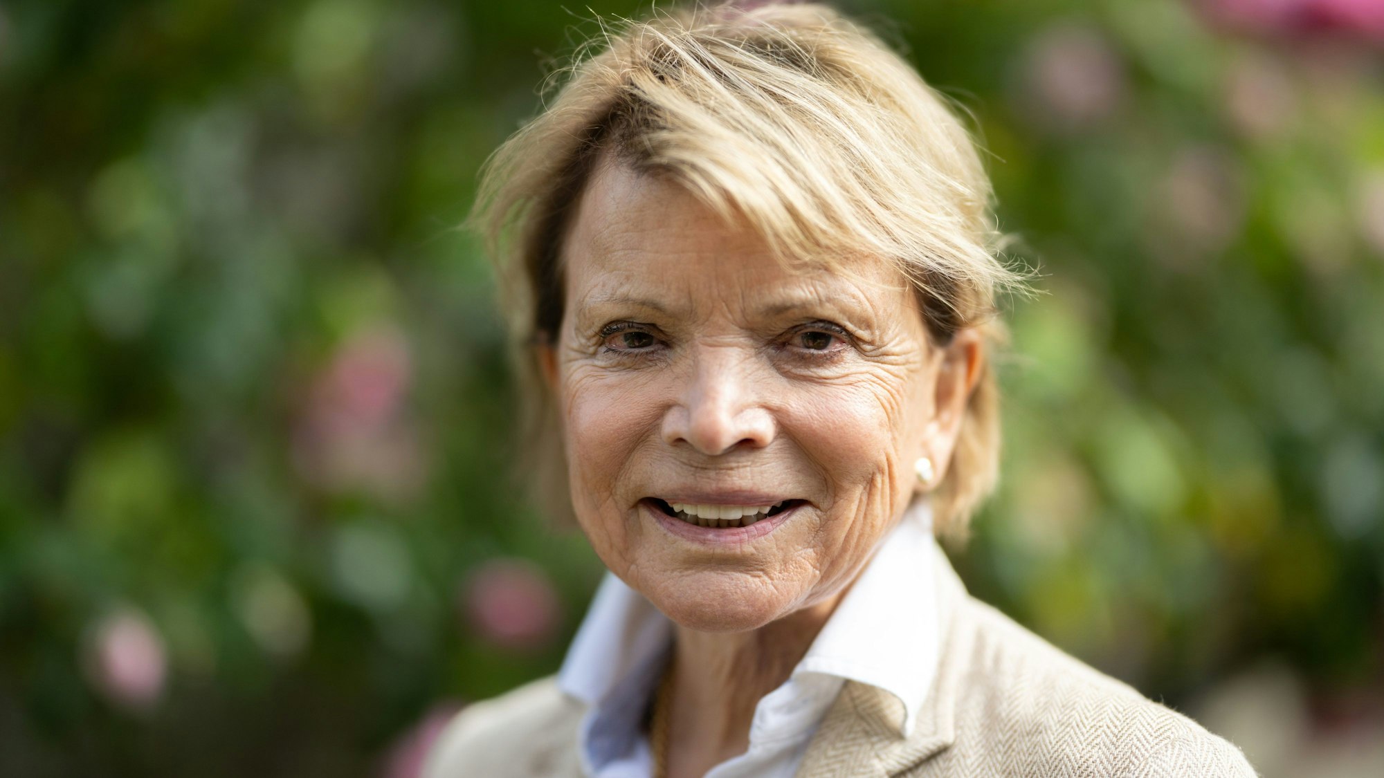 Uschi Glas, fotografiert auf einem Pressetermin am Set des Kinofilms „Max und die Wilde 7“.