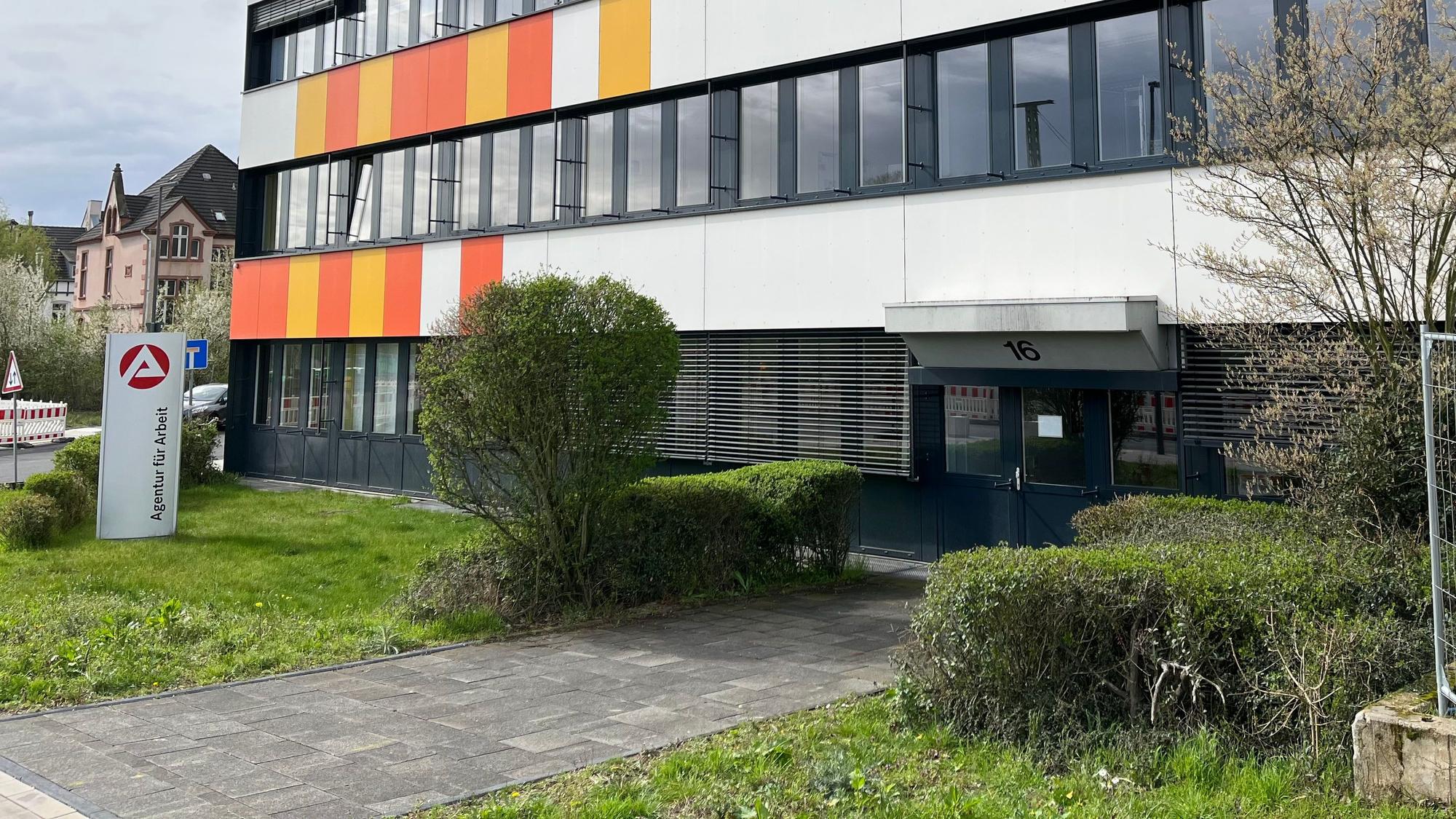 Die Arbeitsagentur an der Heinrich-von-Stephan-Straße in Leverkusen