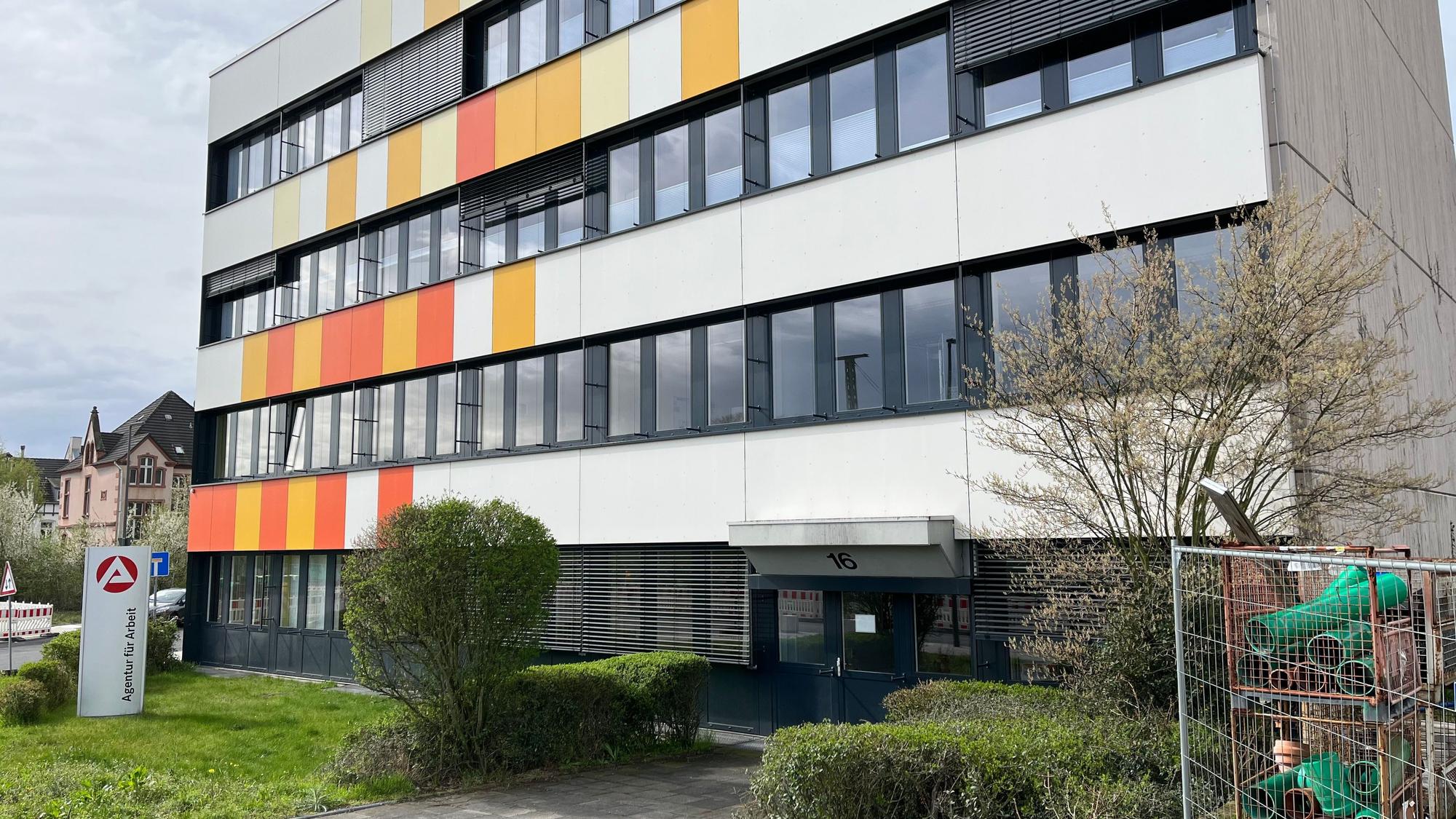 Die Arbeitsagentur an der Heinrich-von-Stephan-Straße in Leverkusen