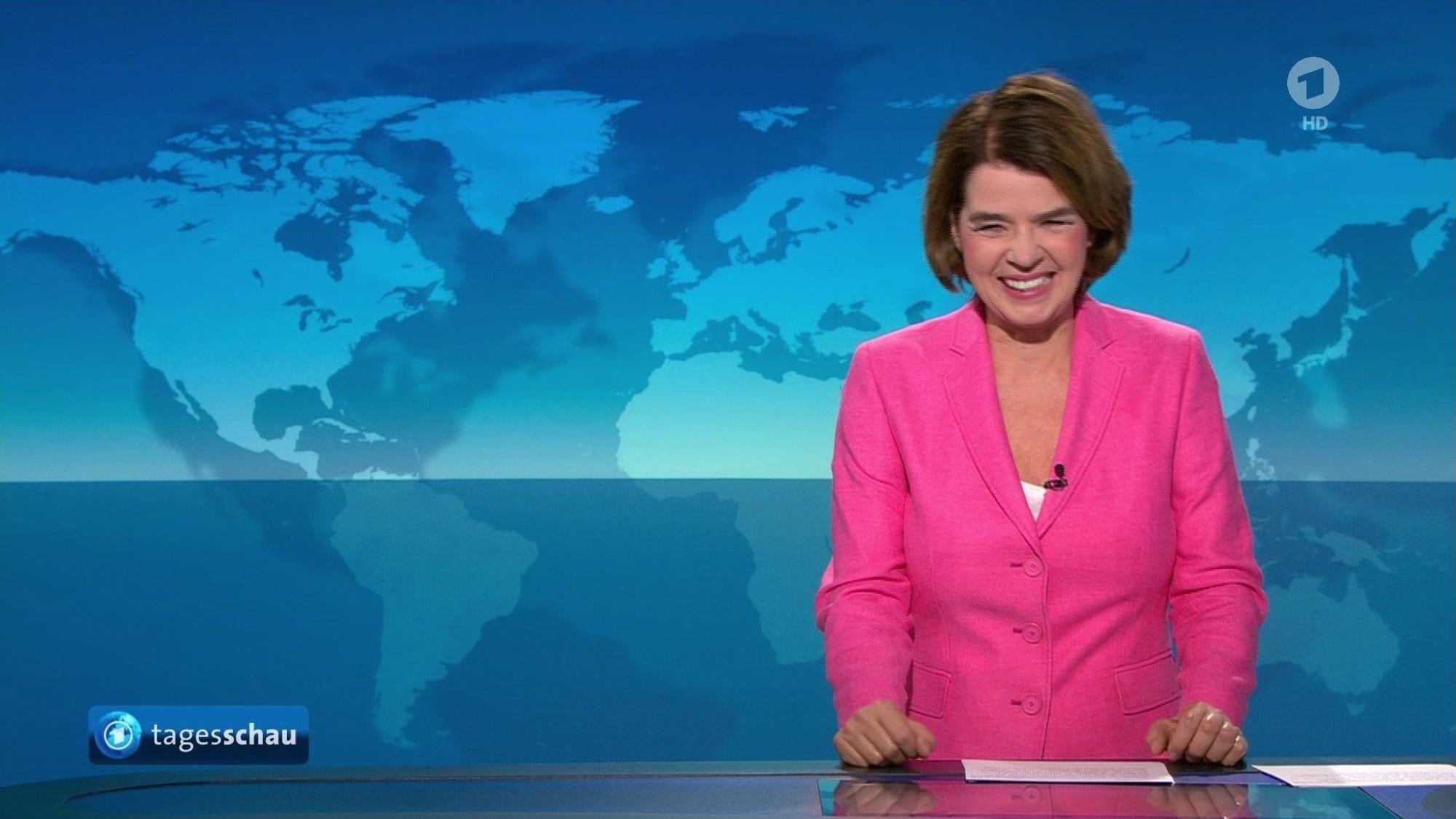 Susanne Daubner lacht.