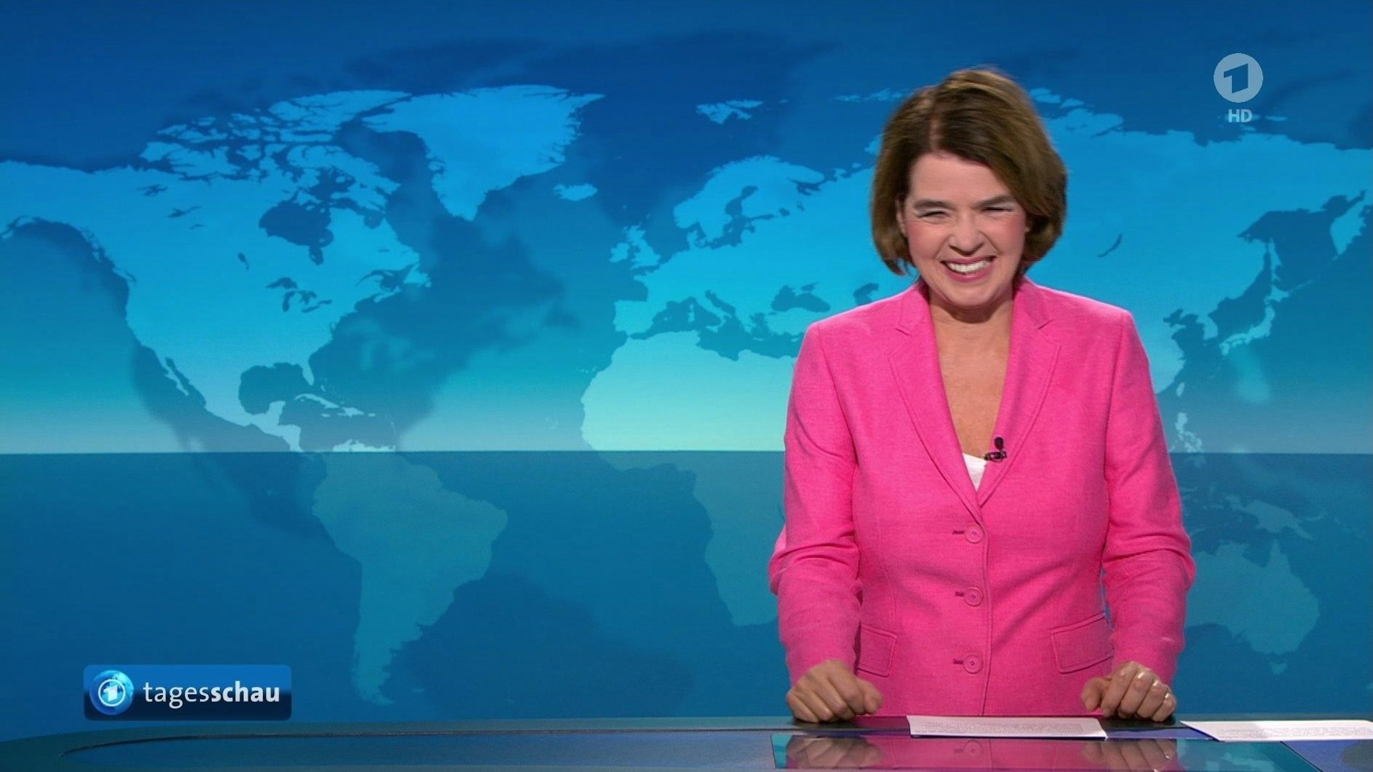 Susanne Daubner lacht.