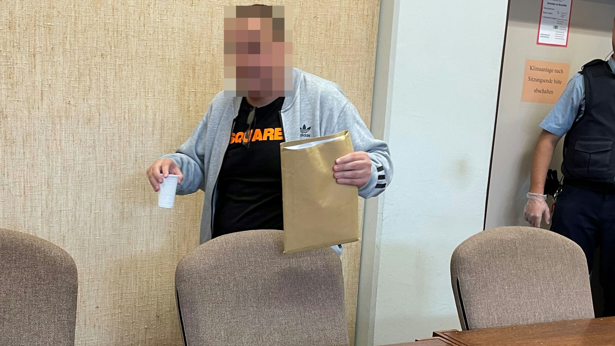 Der Angeklagte beim Prozess im Kölner Amtsgericht