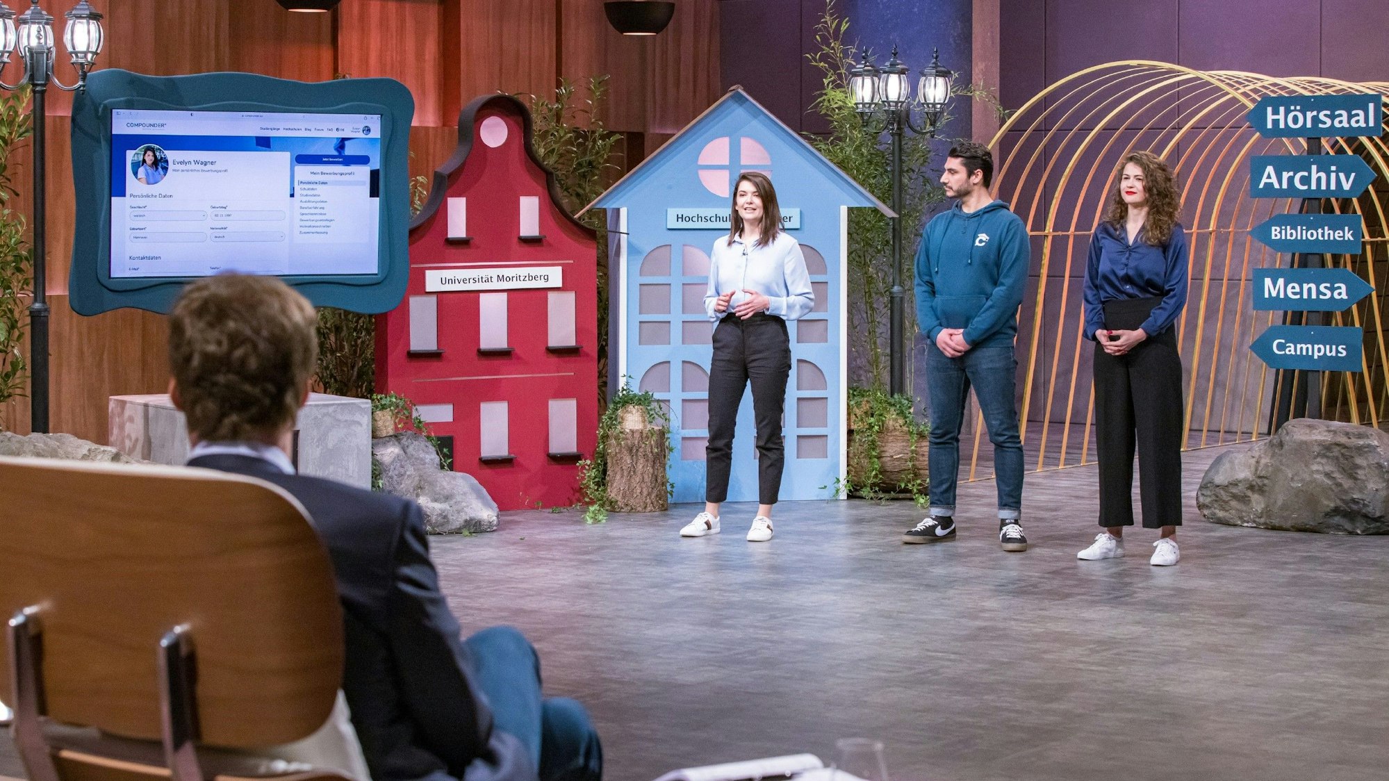 Die Kölner Evelyn Wagne , Carmine Alfonso Siena und Paula Vorbeck haben ihr Start-up „Compounder“ in der „Höhle der Löwen“ vorgestellt.