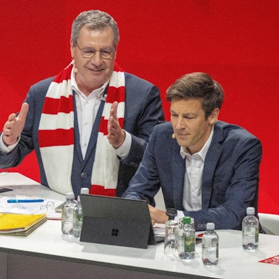 Präsident Werner Wolf und Vize Carsten Wettich bei der Mitgliederversammlung